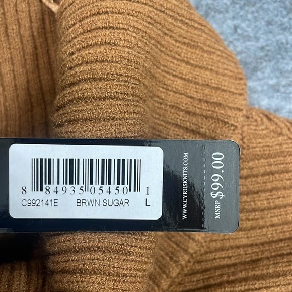 Soft turtle neck sweater - Picture 2 of 8